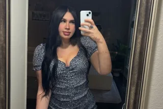 tall, curvy, and irresistable ... - Image 4