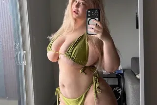 thick in all the right places ... - Image 3