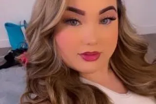 Gorgeous Curvy Korean Hazel Ey... - Image 1