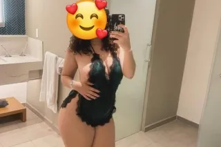 🥰🤩 I'm latina 🥰👄 text me for i... - Image 1