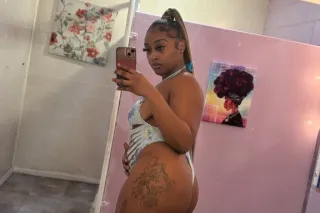 Ms. Grip Back 😏 - 25 - Image 2