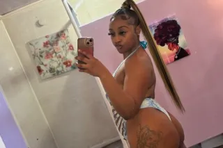 Ms. Grip Back 😏 - 25 - Image 3