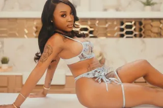 Classy + Nasty is a AMAZING combination 🤭. - Image 9