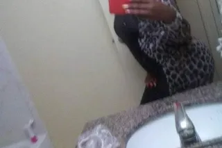 Sexy dark chocolate sensation ... - Image 1