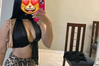 I am a girl I am a young girl ... - Image 2