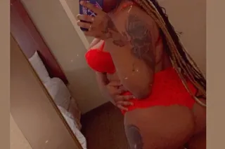 4"11 soaking , here for a fun ... - Image 2