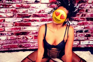 Fiona's Sensual Release Parlor... - Image 4