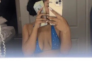 Available now incalls and out ... - Image 1