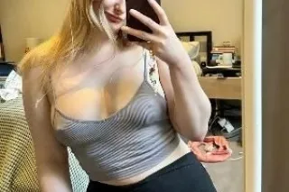 👅💦🍑🍆FULL SERVICE SEXY WET YUNG... - Image 2