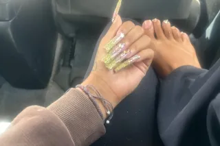 Cum hang wit a bad bitch 🔥❄PAR... - Image 1