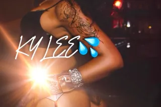 100% REAL DISCREET SUPER TIGHT... - Image 2