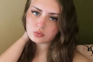 Thick White Goddess 😘 - 26 - Image 2