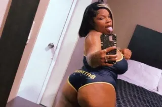 NEW IN TOWN 💦🍑💋 PaRty GirL ❄ -... - Image 3