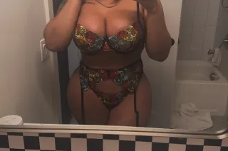 💦🍑BIG TITTIES AND BUBBLE BUTT BEAUTY 💦🍑 - Image 10