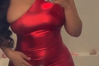 💦🍑BIG TITTIES AND BUBBLE BUTT ... - Image 1