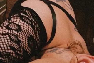 pretty busty brunnette 💋 - Image 5