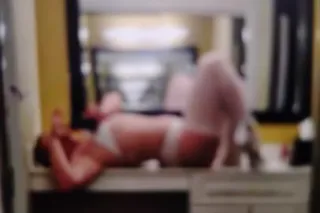 NEW IN TOWN DRUG FREE BLONDE B... - Image 1