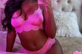 Classy Ebony Visiting - FT Ver... - Image 4