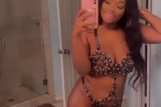 INCALLS & OUTCALLS !! Whats Your Fettish Daddy 😋🍫💦 How tight do you like it 🤭 - Image 6