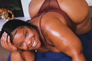 💎 Elite Companion Visiting Pen... - Image 3