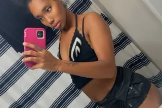 PETITE GODESS 💦👠 Available now... - Image 3