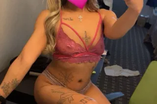 AVAILABLE NOW🩷OUTCALLS - 21 - Image 1