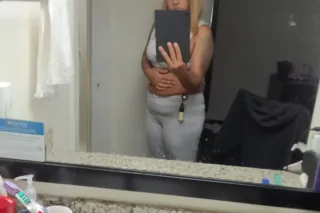 WET TIGHT 😻💦yOuR FavOriTe CrEa... - Image 3