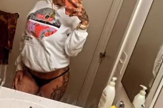 Wet and Ready💦 - Image 2