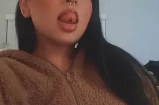 thick freaky latina 😍 $300 OUT... - Image 3