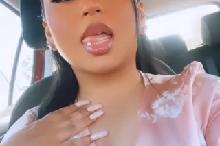 Looking to meet with a papi and have a good time 🩷 - Image 5