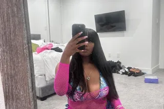 hey its Pretty 💋 Lets have fun for the weekend🥹 - Image 5