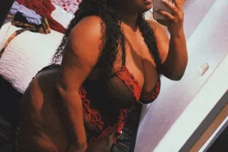 𝑼𝒑𝒔𝒄𝒂𝒍𝒆 𝑭𝒓𝒆𝒂𝒌𝒚 𝑬𝒃𝒐𝒏𝒚 👸🏽👅🌟 * 10... - Image 1