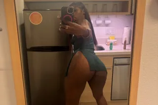 The Best Pussy In Town 💦 Hines... - Image 1