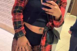 happy FridayAthena back in tow... - Image 1