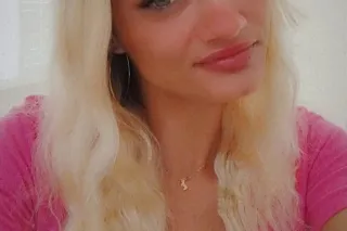 Blonde, bad, and a little too tempting 😈 - Image 6