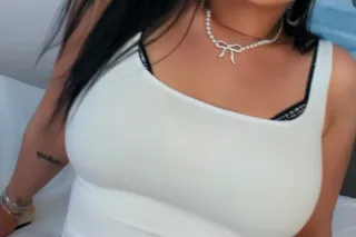 Discreet ••• AND •••• Eccentric - Image 5