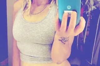 SEXY SLUT FOR YOUR EARLY MORNING PLEASURE - Image 8