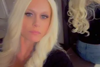 Blonde Barbie - 45 - Image 4