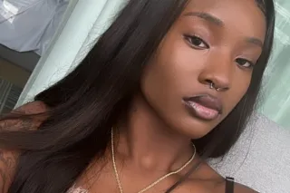 New Girl Intown 💋 - 24 - Image 1