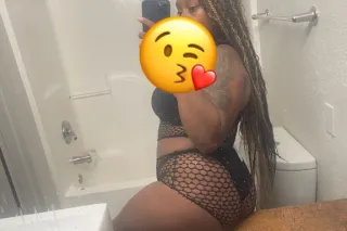 💦 AVAILABLE NOW 💦 - 25 - Image 1