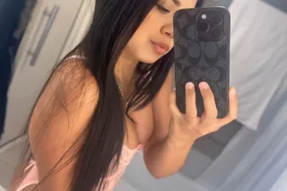 sexy gaby in Bohemia, waiting ... - Image 3