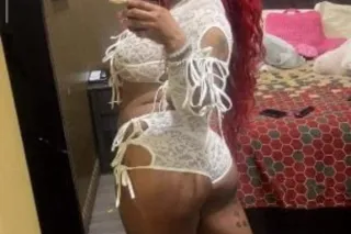 Beautiful Latina available for... - Image 2