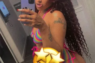 😉EXOTIC BADDIE ⭐ GUARANTEED TO... - Image 1