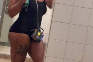 Pretty petite creamy treat🥰💦 -... - Image 4