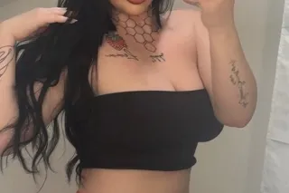 🌊🌴 German American Temptress-C... - Image 1