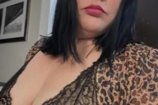 visiting latina - Image 1