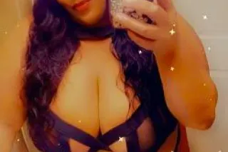SEXY BUSTY BBW POLE DRAINER VISITING - Image 6