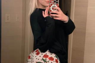 backshot barbie🍑 phattest kitty in the city🐱 - Image 5