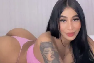 CATA HERMOSA LATINA PELI NEGRA... - Image 1