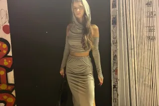 Classy Brunette who Gets the Sa at fredxx - Image 9